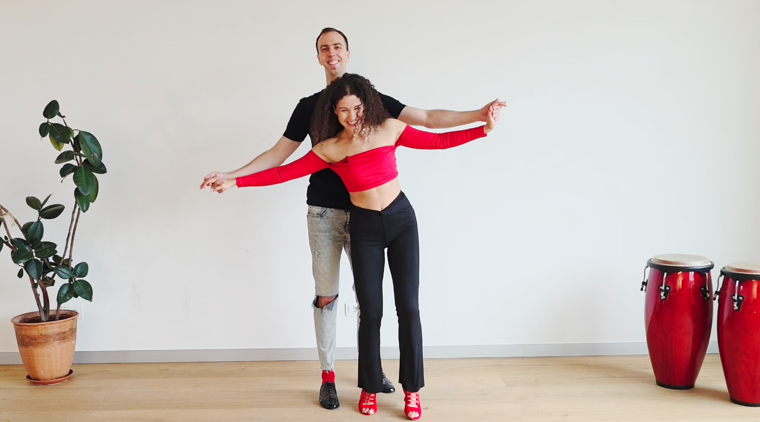 Salsa contribee salsa couple course front picture